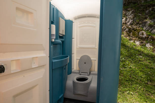 Best Portable bathroom rental  in Sunnyside, WA