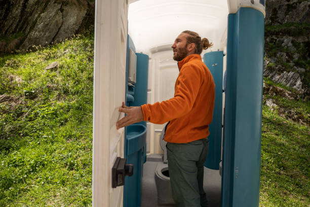 Best Portable restroom trailer rental  in Sunnyside, WA